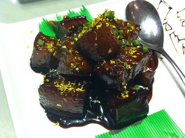 君芝莱大酒店(国定东路店)