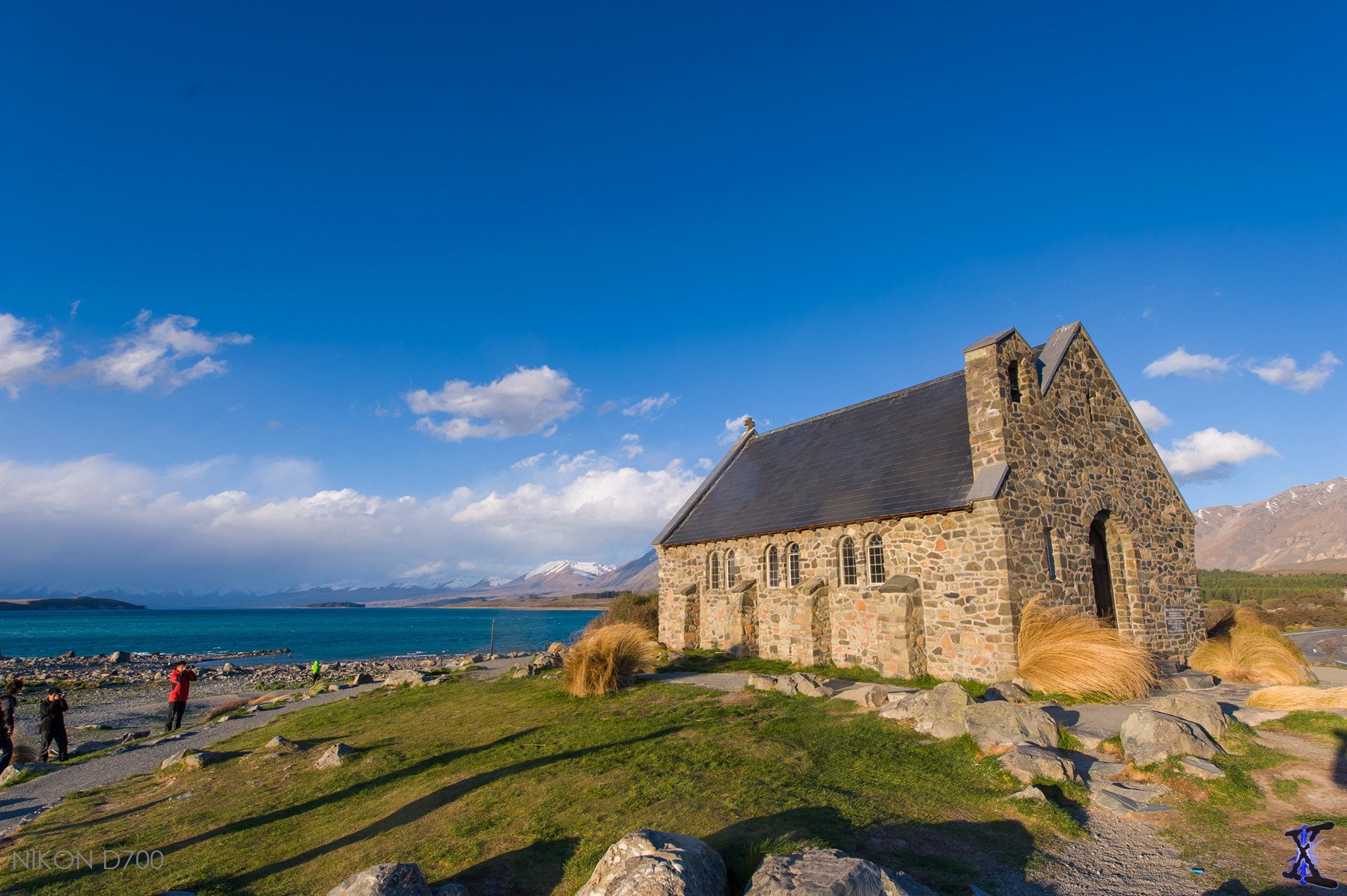 蓝天背景下的好牧羊人教堂