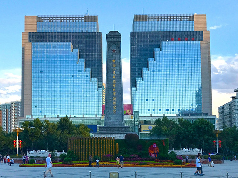 乌鲁木齐人民广场旅游景点图片