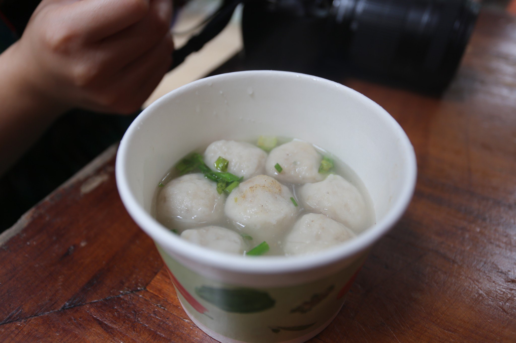 20元一份,其实满坑的,两年前就觉得这家鱼丸没什么好吃的,这次想在给