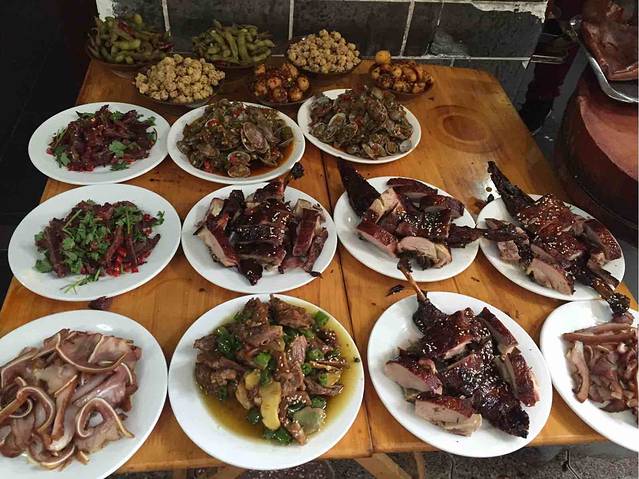 三道街老宅子肥肠鱼·成都老店