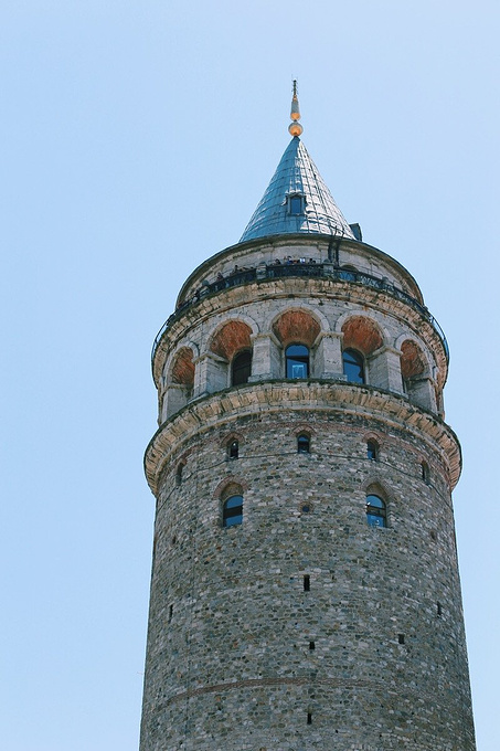 加拉塔石塔图片