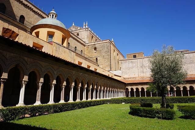 蒙雷阿莱大教堂