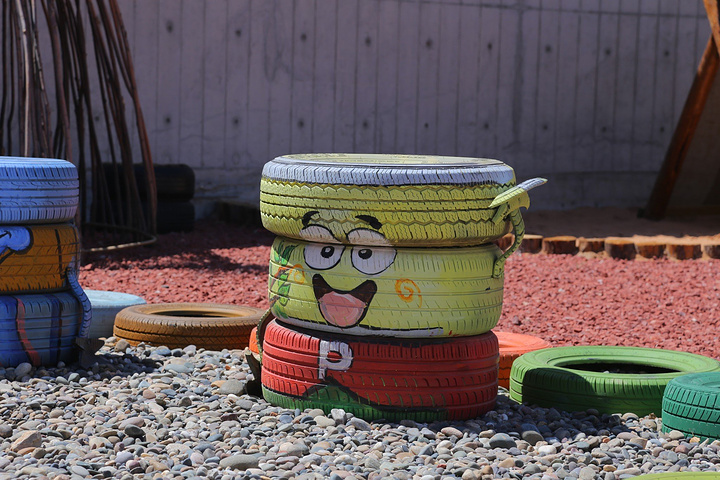 看到轮胎拼成的小黄人,蜘蛛侠,海绵宝宝,整个人都不好了!