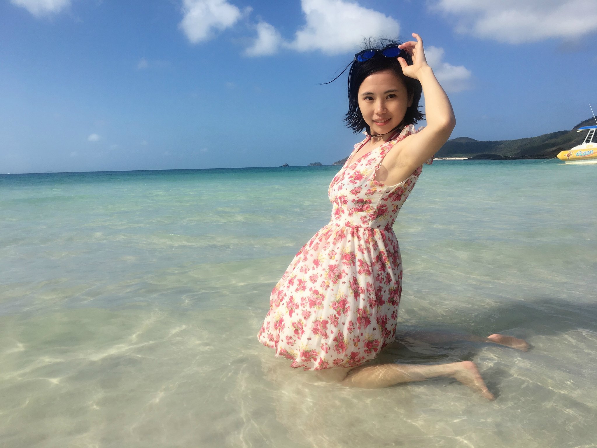 在南岸停靠,是一大段的白色沙滩,可以悠哉戏水玩沙