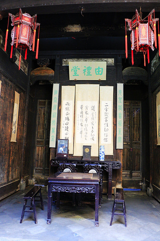 滕姓老屋特别之处是每块墙砖上都凸印着一个滕字江湾历史最早的滕家巷