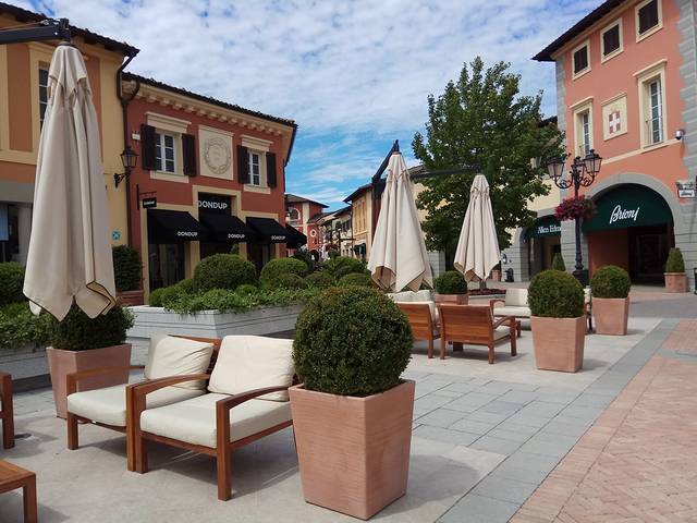 塞拉瓦莱名品奥特莱斯