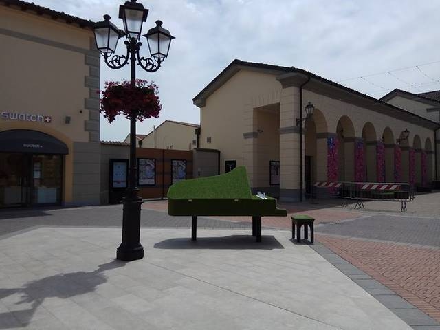 塞拉瓦莱名品奥特莱斯