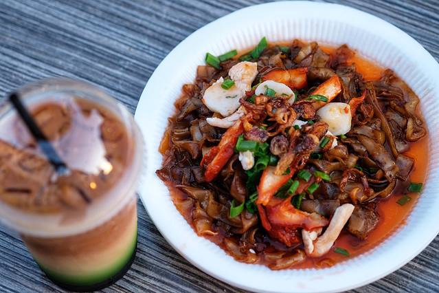 新尧湾老街夜市