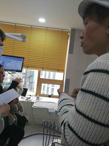 2万韩币120人民币打车费都不够更别说看牙科