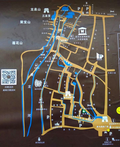 "著名景点有四方街,九鼎龙潭,青龙桥,飞花触水,四方听音,聚宝山