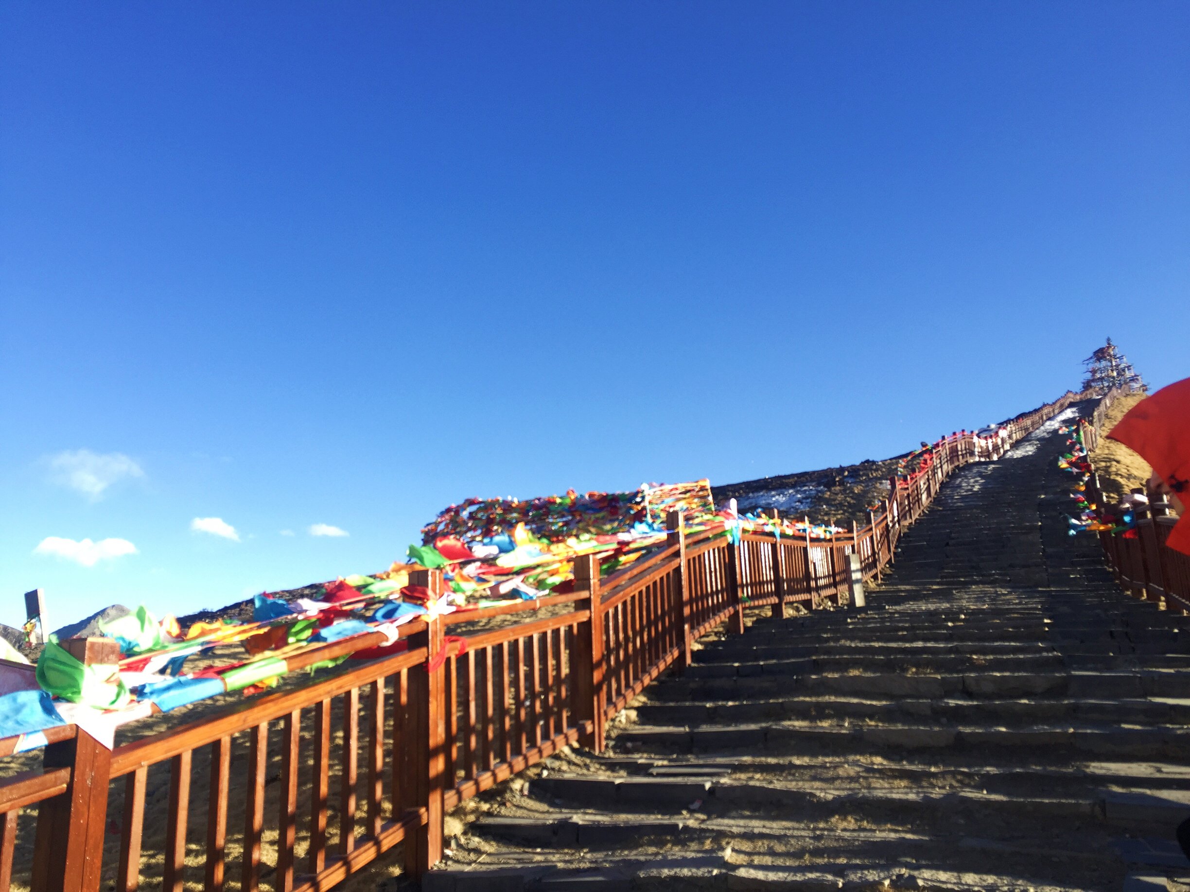 沿途的风景折多山位于四川省甘孜州境内海拔4298米是康巴第一关