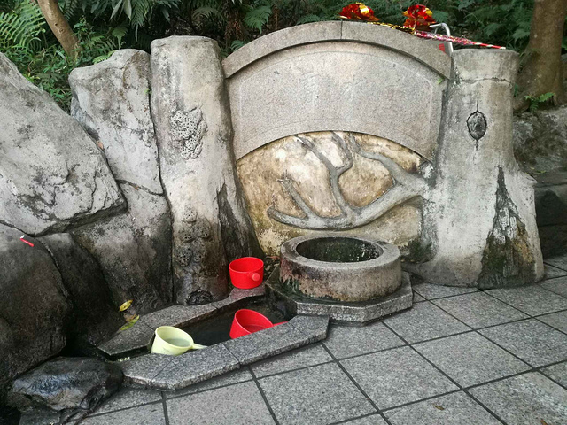 凤凰山位于宝安区福永街道,是深圳市宝安区风