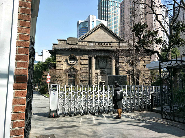 原为上海犹太侨民协会"拉希尔犹太会堂"的会址,是上海现存时间最早