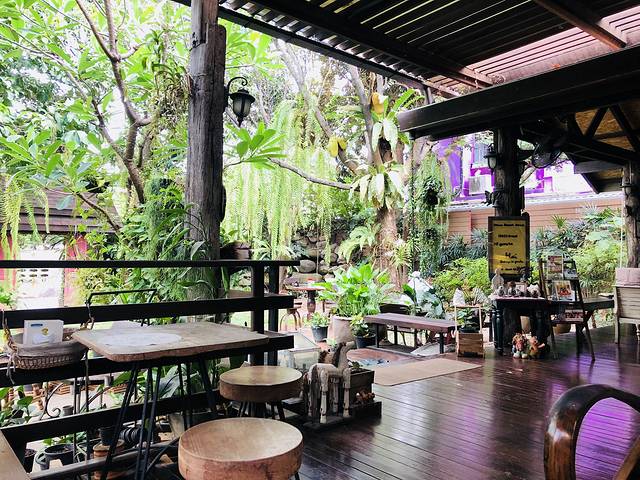 Mai Bakery In Garden