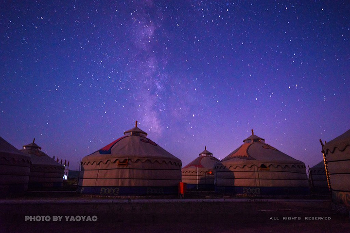 当天入住的是这几天行程中最豪华的蒙古包了.