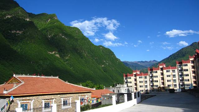 达古冰山风景区-红军芦花会议会址