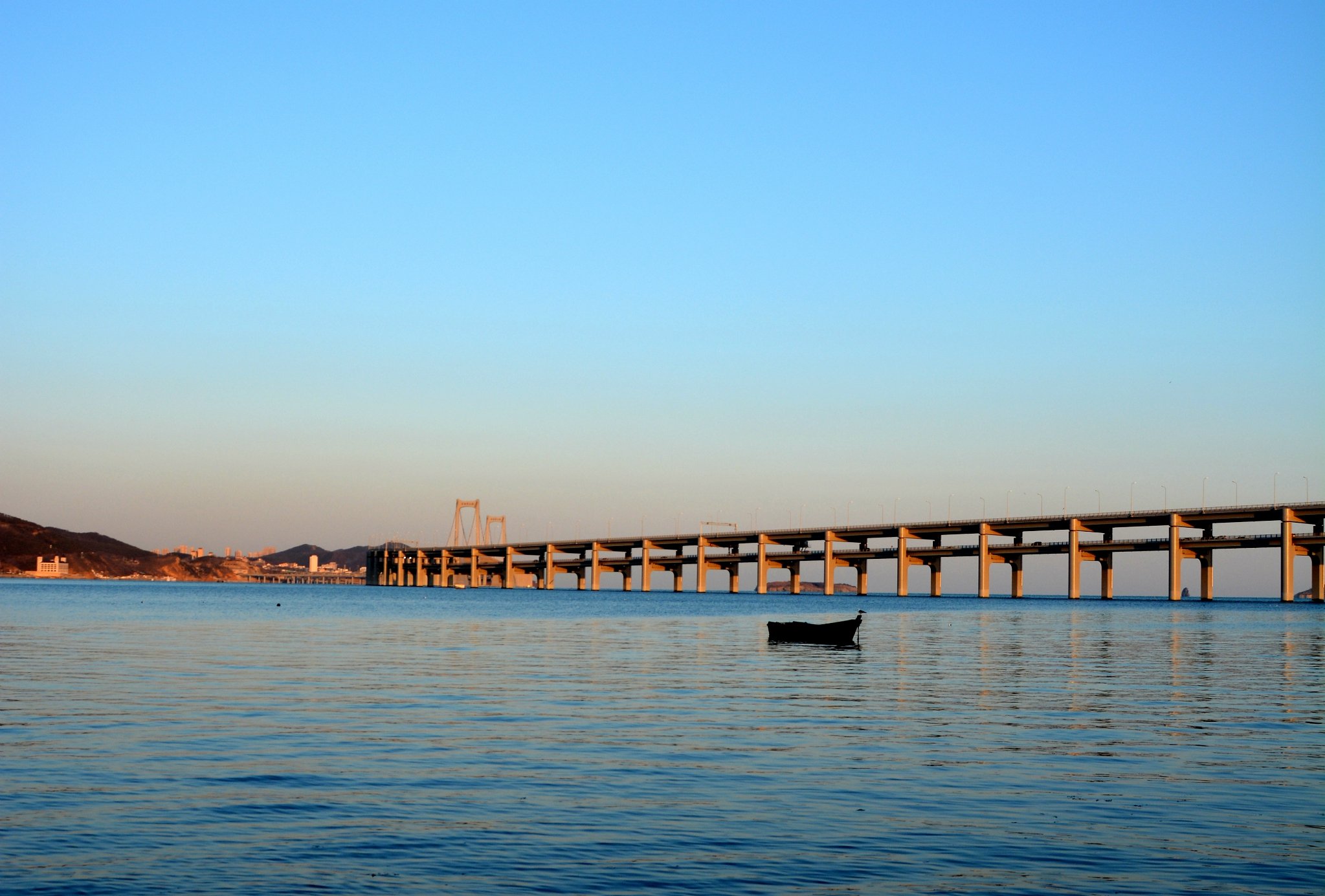 游览大连一年四季都适合旅行在一天的时间的话最好选择清晨或傍晚是