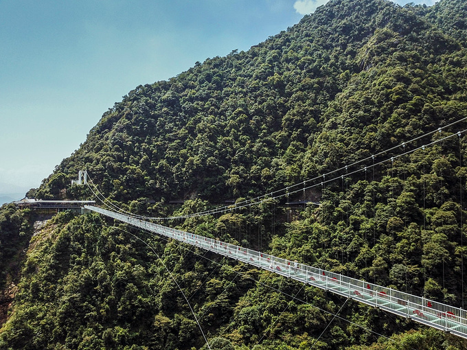 漫步佛教云门山解锁彩虹玻璃桥