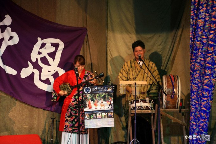 看一看这是 琉球 村的特色演出项目,算是村里的豪华套餐,不论是打鼓的