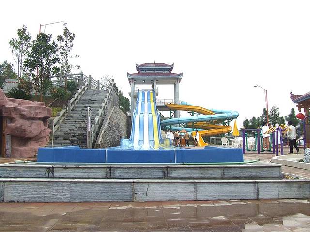 张家界万福温泉冷泉冰泉水世界