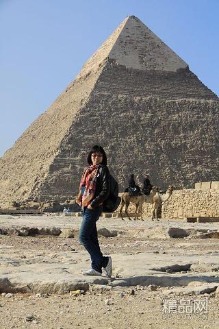 2018就在我摆各种姿势在金字塔前拍照的时候