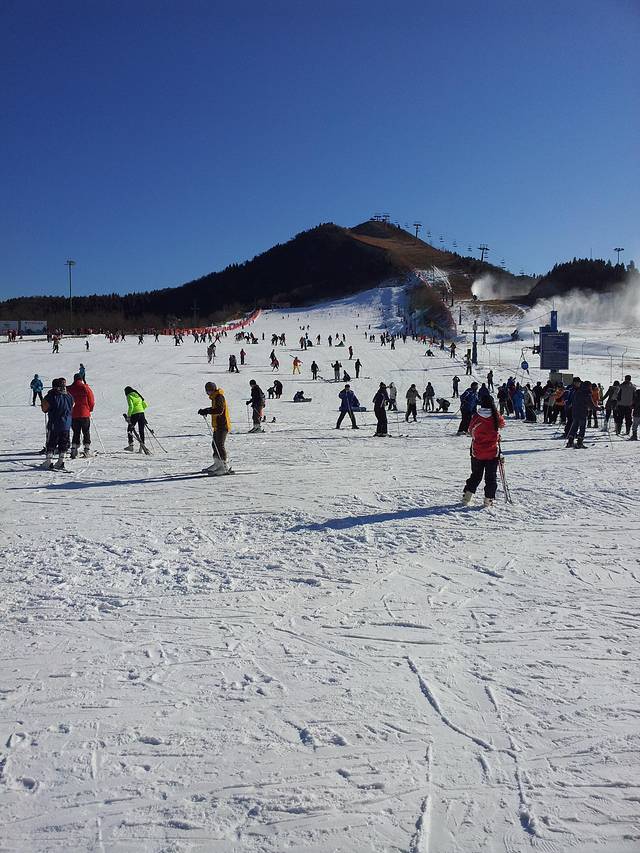 莲花山滑雪场