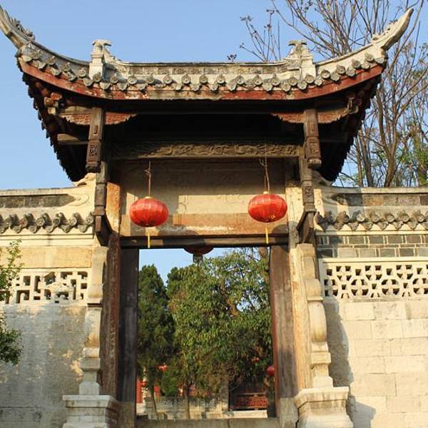 贵州安顺旅游景点_2018年安顺旅游收入(2)