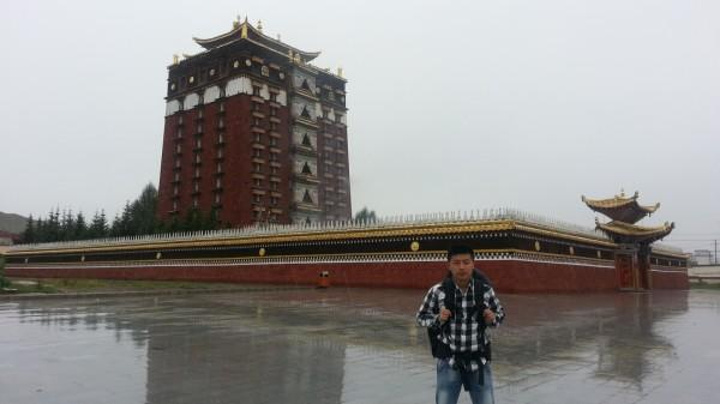 2023合作米拉日巴佛阁,是噶举派(白教)在安多藏区最主要的寺院,路过,可以参观一下,我们进去没要钱,..._米拉日巴佛阁-评论-去哪儿攻略