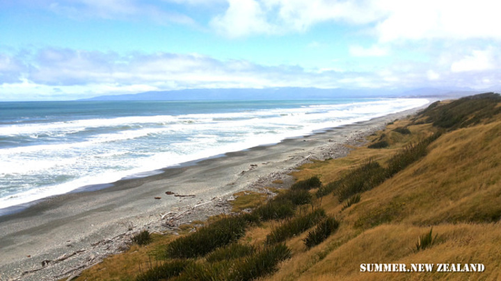 ,静静的看会儿海,细细品味一下什么是开阔,什么是宽大,什么是高远。