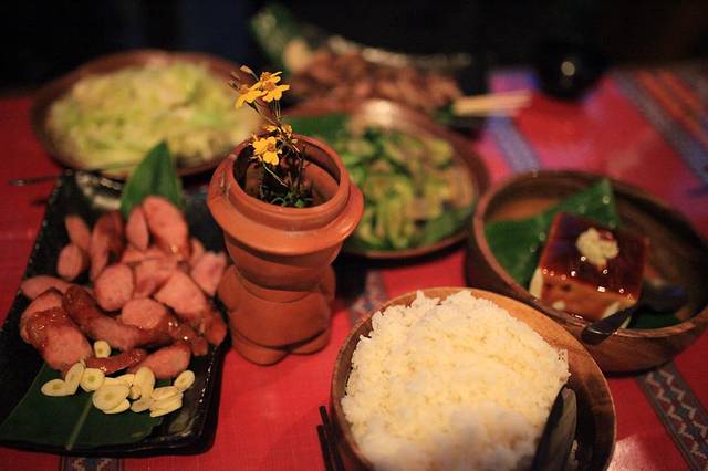 游芭丝邹族风味餐厅