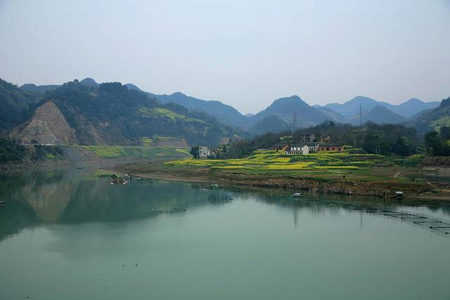 深渡码头游船游