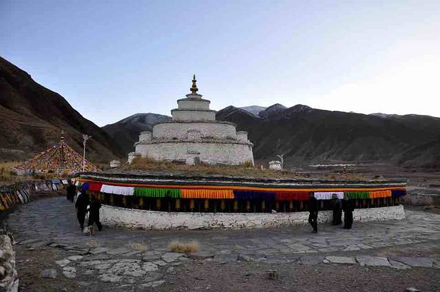 通天河渡口白塔
