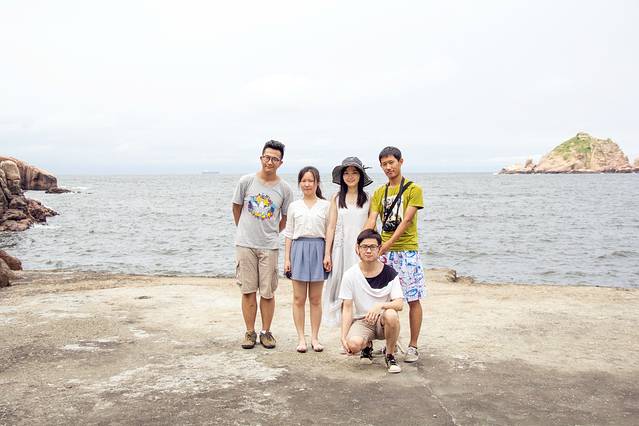 这可能是我们一行,唯一的一张五人合影.纪念我们的大学时光.