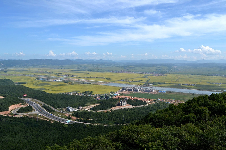 车后找旅行社报名参加了,俄罗斯海参崴3日游。