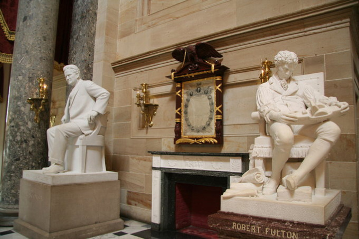 国会可以免费入内参观,通过安检后进入大厅。