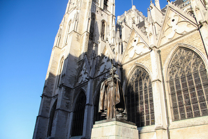 gudula是13至15世纪兴建的歌德风格的大教堂,曾经的王室婚礼都在这里