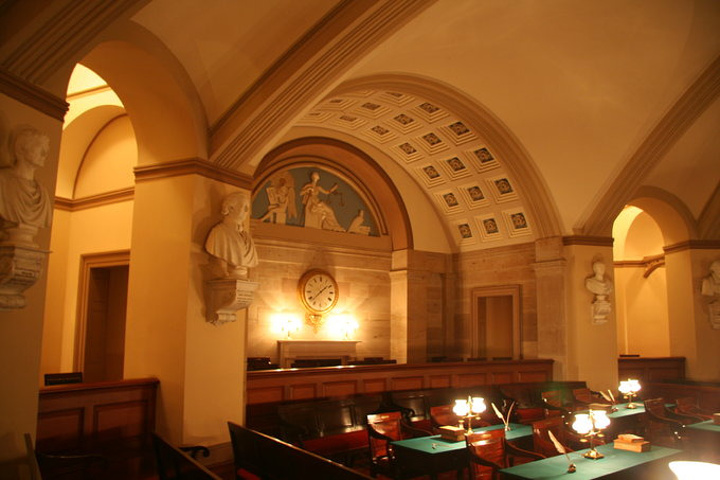 2017国会可以免费入内参观,通过安检后进入大