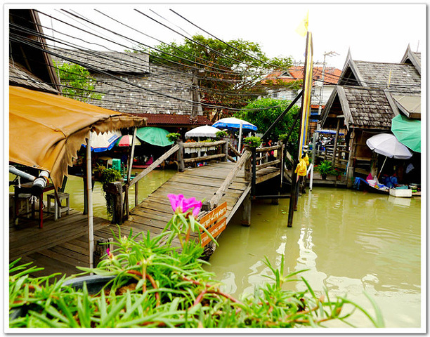 2016泰国的很多地方是以河湖港汊为特点的地