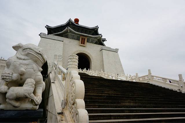 台湾可以看仪队换岗操枪表演的地方除了中正庙