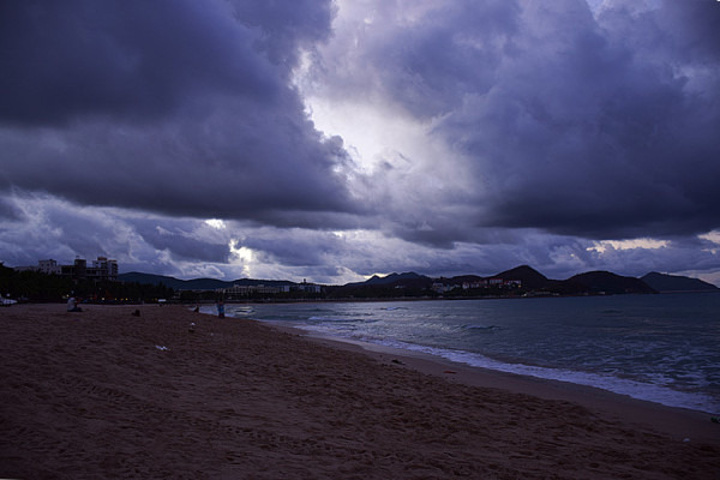 不过早晨醒来吹吹海风还是很舒服的,我们