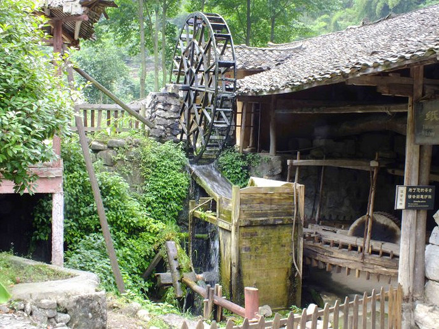 车溪民俗风景区(门票90元)位于湖北省宜昌市点