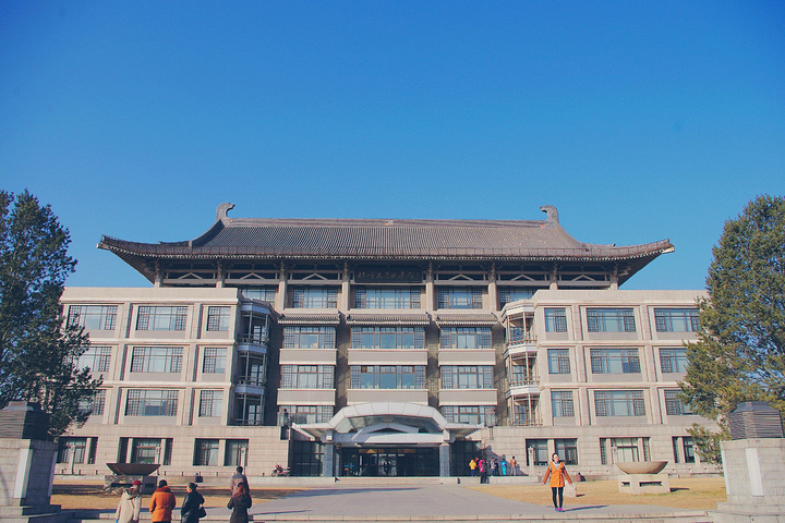 2024过年放假学生大多回家过年 学校显得空荡荡 也成就了我一个人毫无