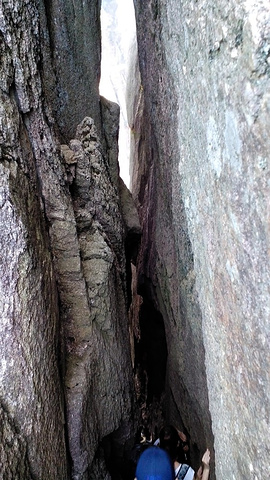 还在发生过火情事故最险的天都峰抽烟!什么素