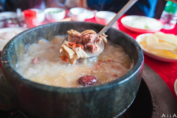 鲁朗翠花特色石锅鸡