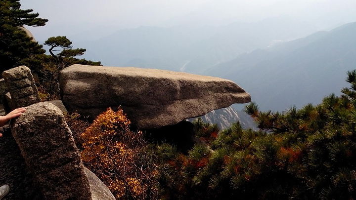 还在发生过火情事故最险的天都峰抽烟!什么素