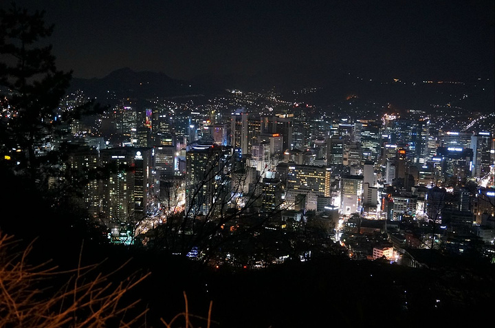 南山公园我觉得是首尔最美的地方了,也是我唯一给五星的景点