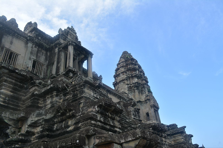 拍过的日出,但是很满足,对了,这个树,怎么看都像龙珠里,那美克星的树