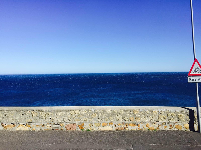 海水蓝得太漂亮啦,没错这就是冰蓝得"大西洋"看起来非常漂亮,但是海水