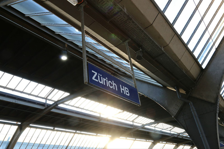 2017Zurich苏黎世是瑞士第一大城市,车站有种